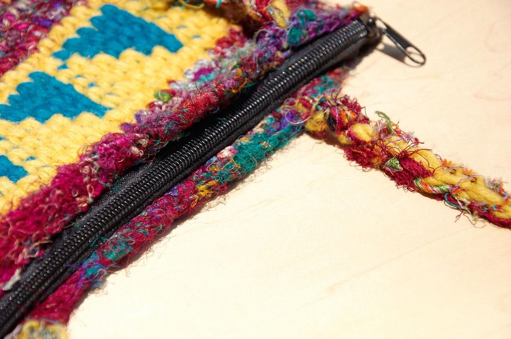 Christmas gift natural wool crochet cross-body bag / backpack / side backpack / shoulder bag / travel bag-saree line triangle geometric hill totem - Messenger Bags & Sling Bags - Wool Multicolor