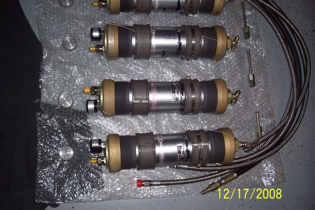 Hydraulic Aircraft Accumulators 400