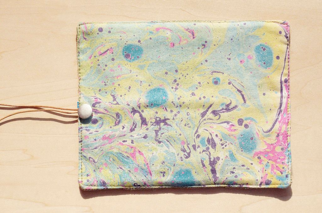 Hand-painted rendering pencil case/feeling scroll/spring roll pencil case-water color house of pen 15 (blue elastic line) - Pencil Cases - Other Materials Multicolor