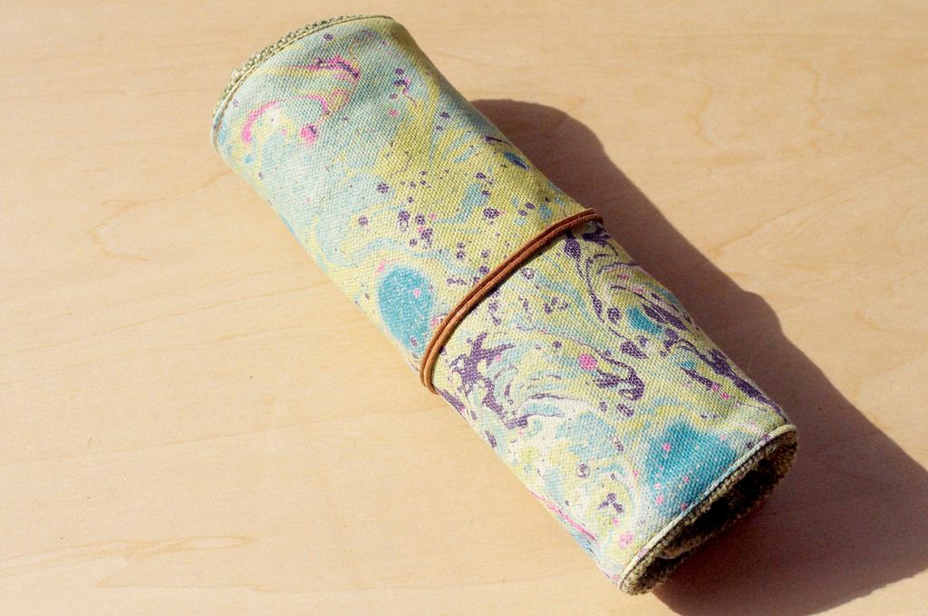 Hand-painted rendering pencil case/feeling scroll/spring roll pencil case-water color house of pen 15 (blue elastic line) - Pencil Cases - Other Materials Multicolor