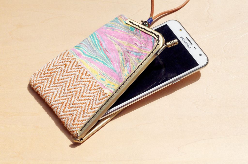 Patchwork mobile phone bag mobile phone case coin purse leisure card case gold package gold phone case-pink rendering - Coin Purses - Cotton & Hemp