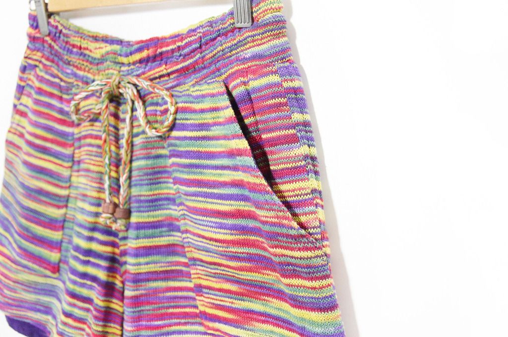 女性の国家風のステッチニットパンツ - グラデーションカラフルなトーン(1制限) - ショートパンツ レディース - コットン・麻 多色
