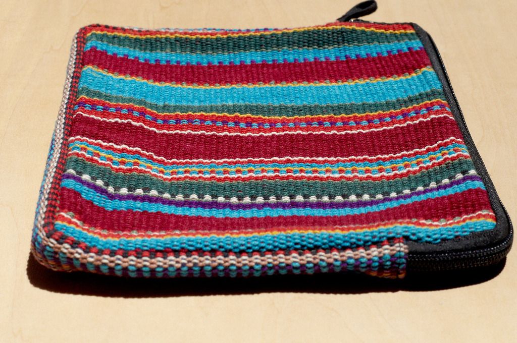 Valentine's Day gift limit a hand-woven Storage bag / national wind bag / camera bag / cosmetic bag / cell phone bag / clutch - national wind magic blue line - Clutch Bags - Cotton & Hemp Multicolor