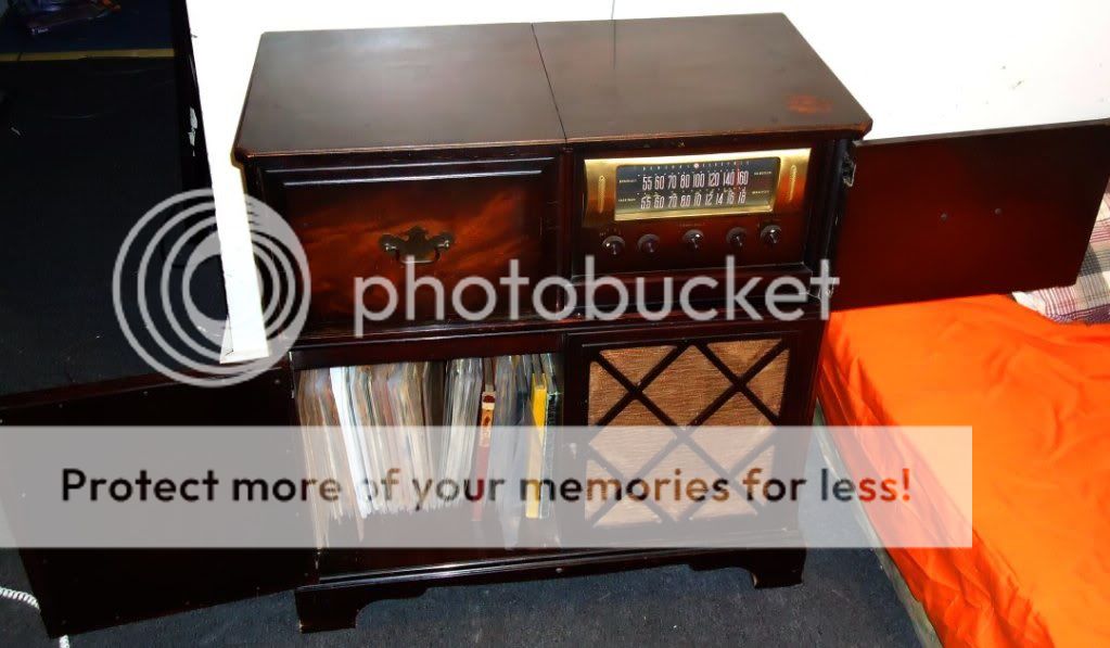   78 record player / shortwave radio combo, 1940s? WORKS PERFECT  